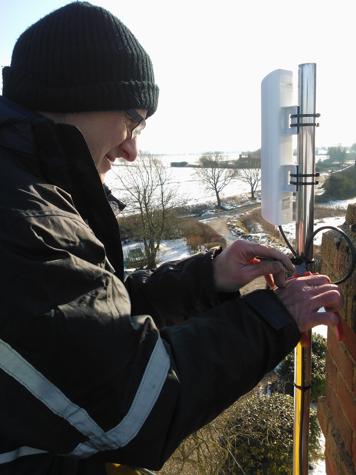 Fixing and aligning the receiver 